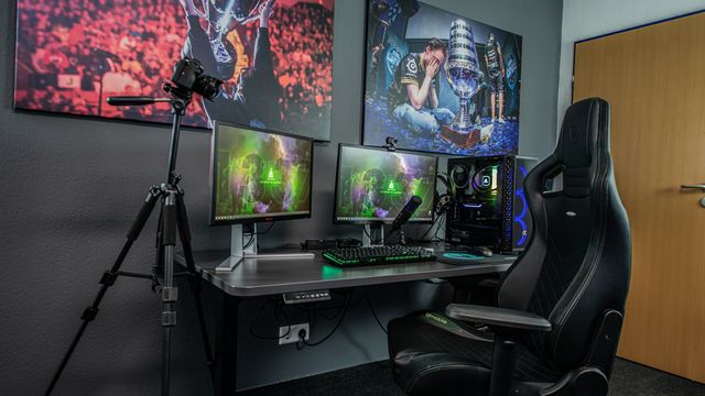 Building a Loyal Streaming Community: Tips for Gamers and Streamers
